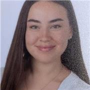 Doy clases de refuerzo a niños siendo cercana para que el alumno esté cómodo y adaptándome a sus necesidades.